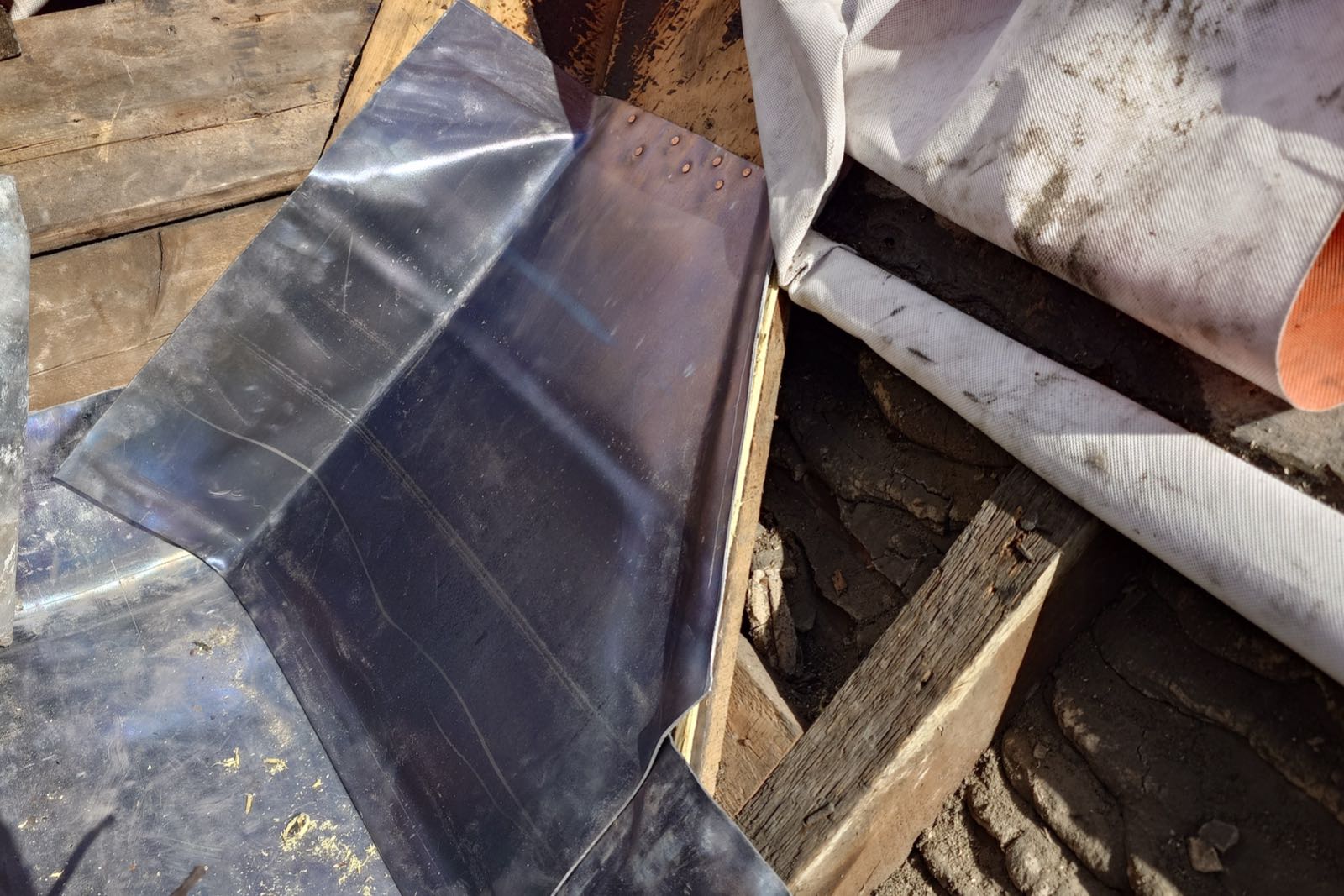 Lead formed and dressed into a valley